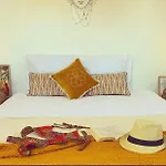 Le Petit Bali Spacieuse Pour 8 Avec Piscine Holiday home