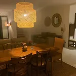 Le Petit Bali Spacieuse Pour 8 Avec Piscine Holiday home *