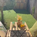 Le Petit Bali Spacieuse Pour 8 Avec Piscine Holiday home
