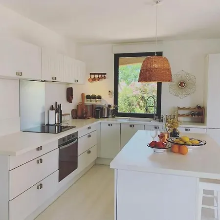 Hébergement de vacances Le Petit Bali Spacieuse Pour 8 Avec Piscine *
