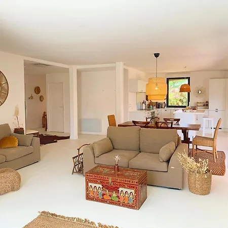 別荘 Le Petit Bali Spacieuse Pour 8 Avec Piscine