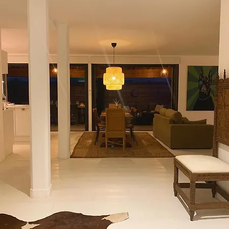 Le Petit Bali Spacieuse Pour 8 Avec Piscine Feriehus